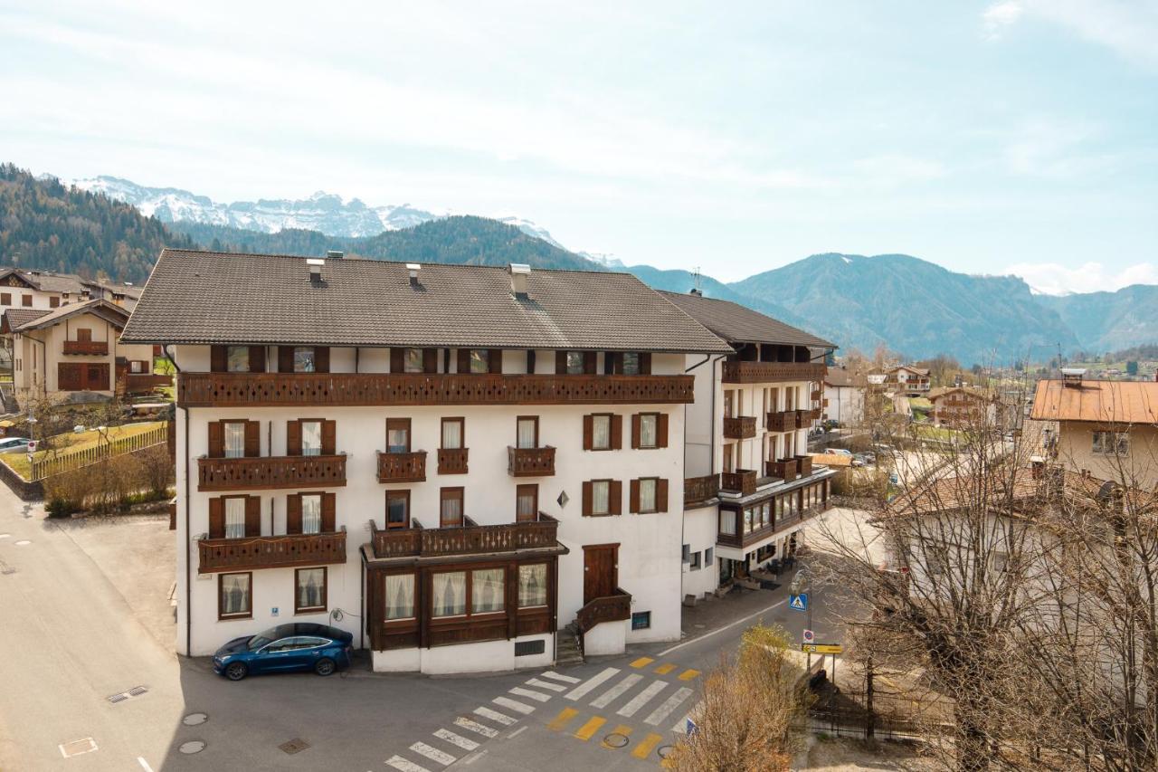 Albergo Belvedere Fiera Di Primiero Exterior foto